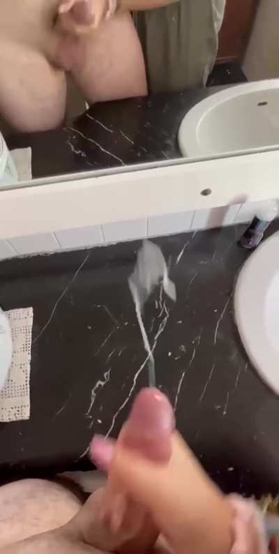 My new nails covers in his cum, I love it😍💦