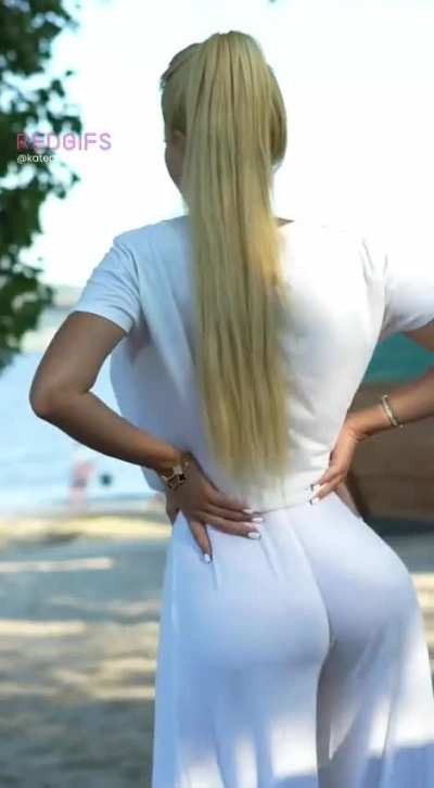 Let's go to the walk together. I'll be in a white