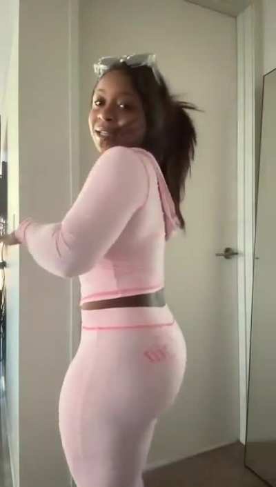 Damn 😍🤤🍑