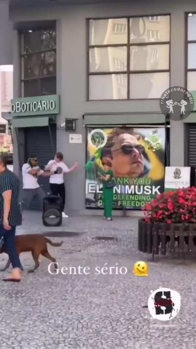 Os caras t&atilde;o vivendo um del&iacute;rio coletivo, n&atilde;o &eacute; poss&iacute;vel 