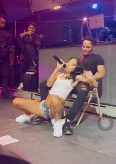 Coi twerks &amp;amp; kicks off fan (full vid)
