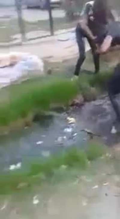 Hoy ví un post de una pelea en el conurbano, decidí mejorarlo