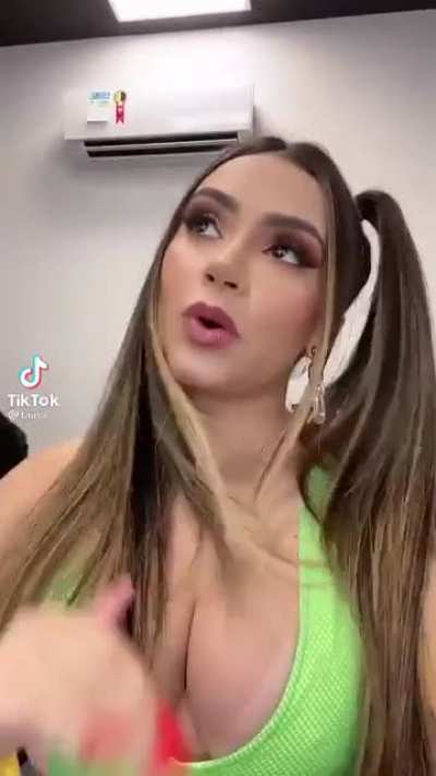 Tainá Costa