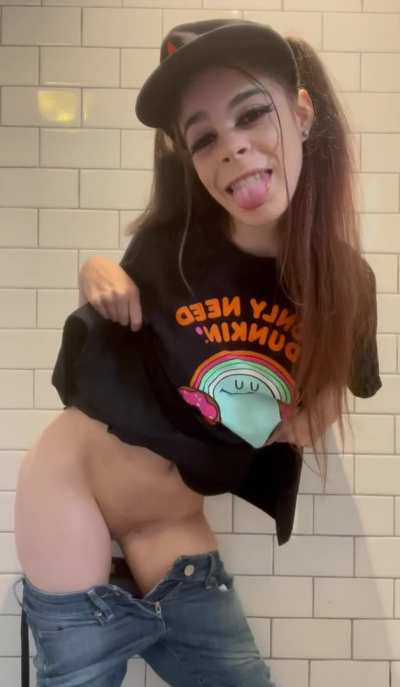 Peek a boo from under my apron 🤫🍩