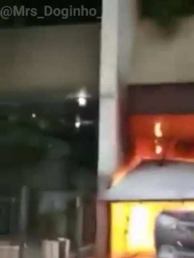 Rel&acirc;mpago markinhos