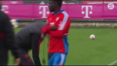 Tuchel pulls down Mane&rsquo;s pants, walks away