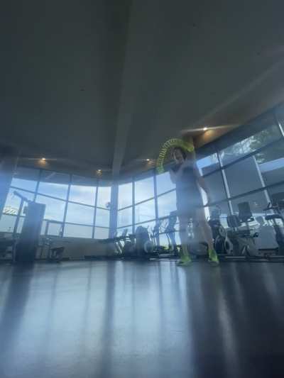 Under leg + head bop + under leg + spin