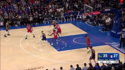 [Highlight] DiVincenzo remains perfect from the 3-point line hitting his 5th three of the first quarter