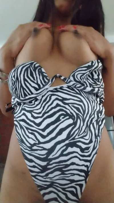 [drop] Sexy tit here for you to suck[drop]