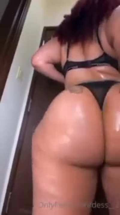 I got 800+ vids dm for more of that ass 🍑