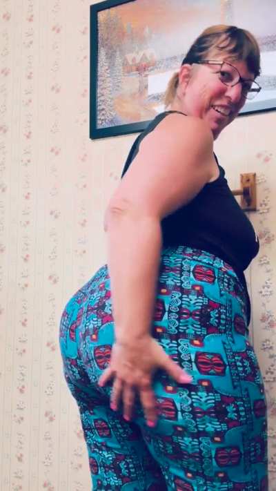 I bet it&rsquo;s your dream to get a taste of this 52yr old ass one day 😉 💨 👅