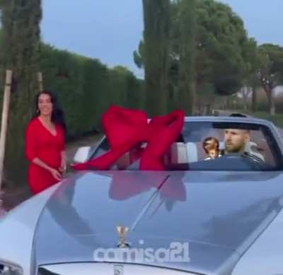 New car,...........djsiushsusua8hzhsiahsizbsisjsifhdue
