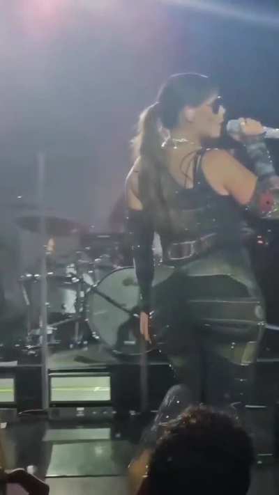 Nelly Furtado milf body - September 2024