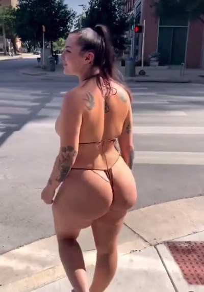 It&rsquo;s Kiley walking the town in a bikini