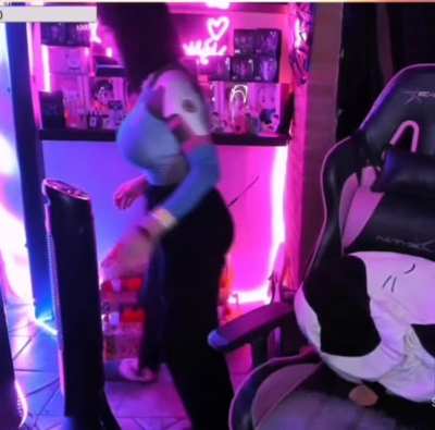 1..(.)(.)💙