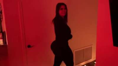 Giselle Montes GangBang Creampie, rellenando de lefa el coño de la mexicana
