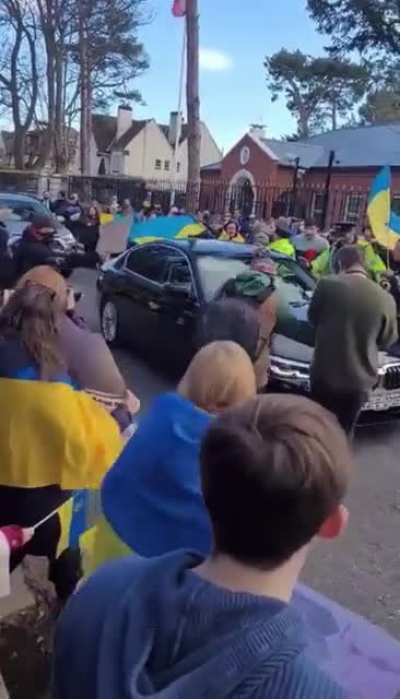 Russian ambassador&rsquo;s vehicle surrounded by angry protesters in Ireland.