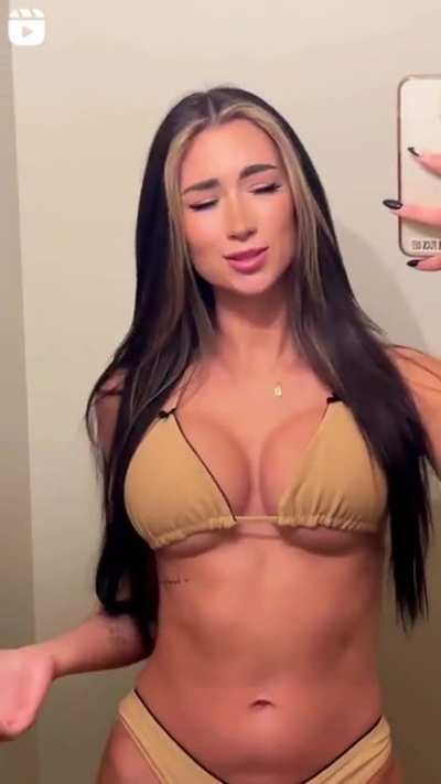 She's soo fine