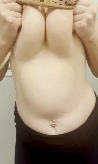 They&rsquo;d look better with your cum on them (drop)