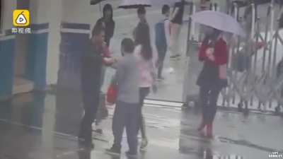 Phone thief runs right into police station.