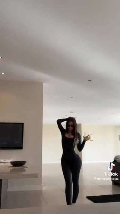 Stunning thot