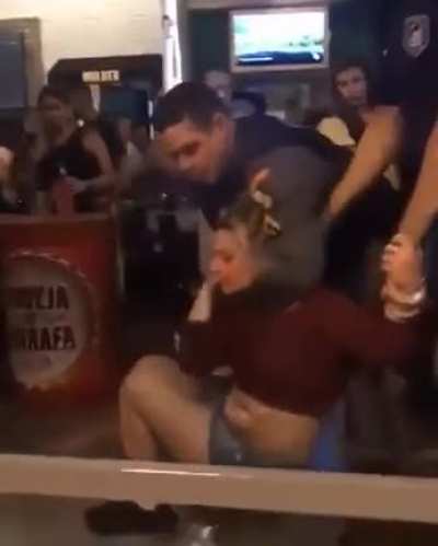 Offering a drink to police👮&zwj;♂️