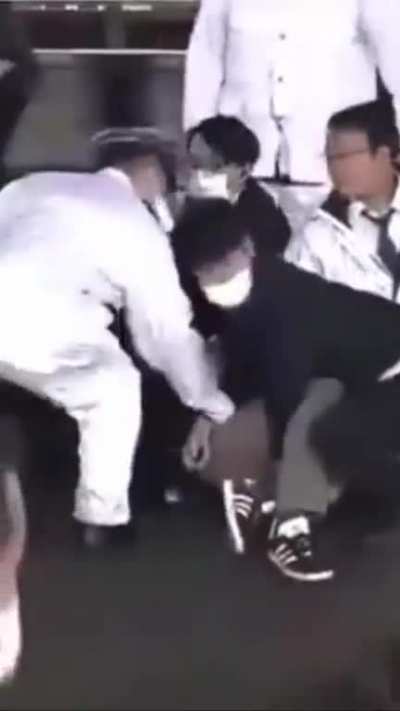 explosion and evacuation of Japanese Prime Ministers at speech in Wakayama just now