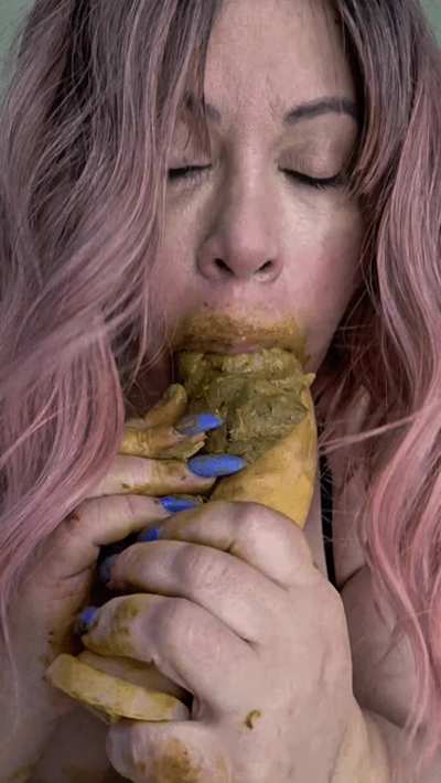 Coated dildos, fingers, buttplugs or whatever, are delicious to clean ~ extreme messy body smearing/eat/taste.