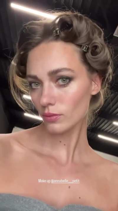 Back stage (IG 09/2025)