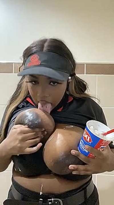 🤤