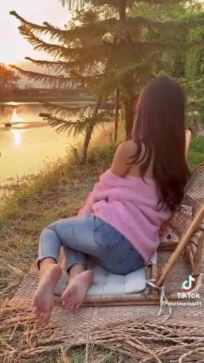 Jeans and feet