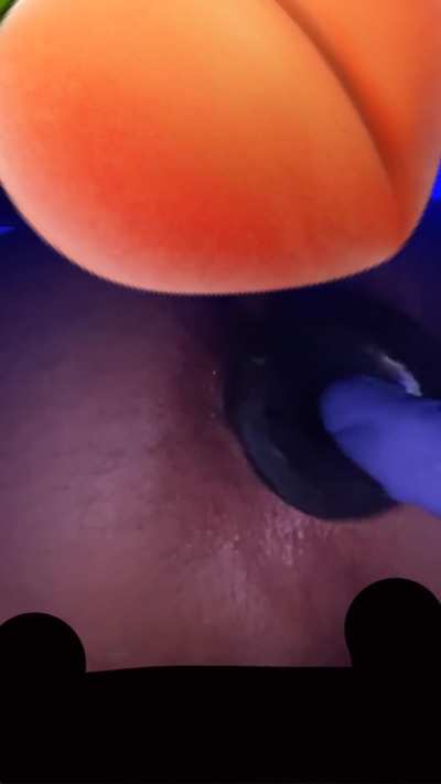 Testing my new buttplug!❤️😘🍑