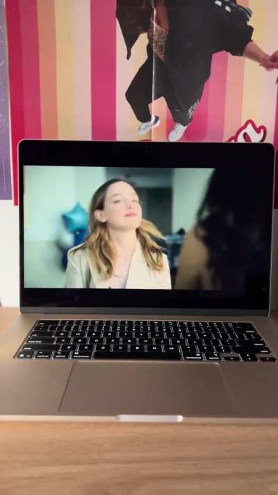 Victoria Pedretti carried YOU on her back. Love Quinn was the best thing to happen to this show, period.💜