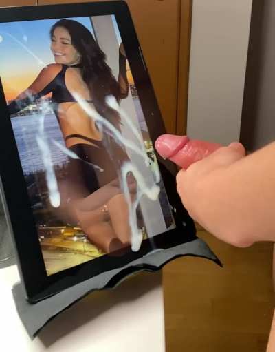 Couldn&lsquo;t stop cumming on Valkyrae&lsquo;s sexy back