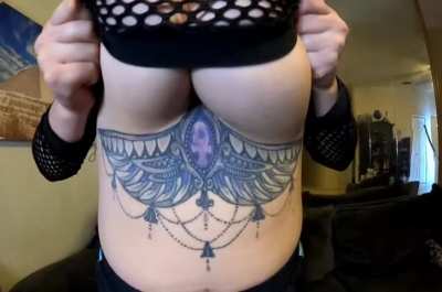 Any love here for big tiddy goths? (OC) dropping my huge naturals