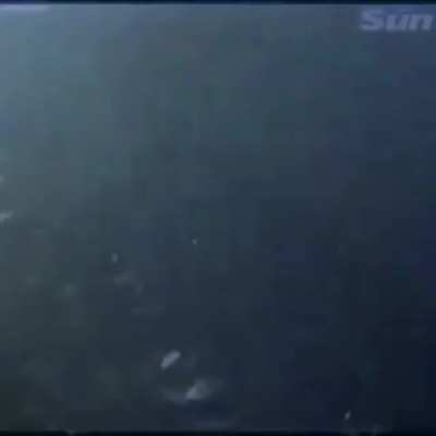 please help me im under the water