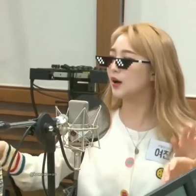 &iquest;es de kpop? s&iacute; &iquest;es bueno? a m&iacute; me di&oacute; risa, ojal&aacute; salga en el MCLMI 😢