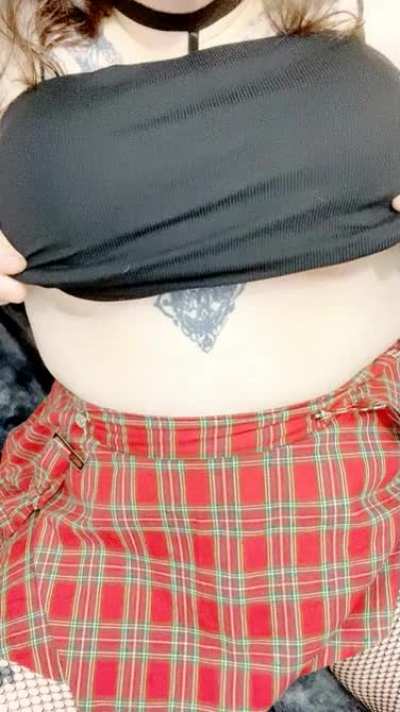 Alt girl tiddy drop ft. small tits