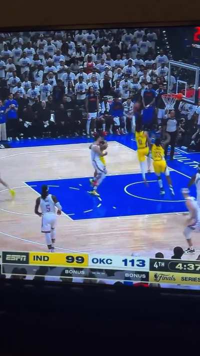 Chet getting cleared out by pulling guard, Obi
