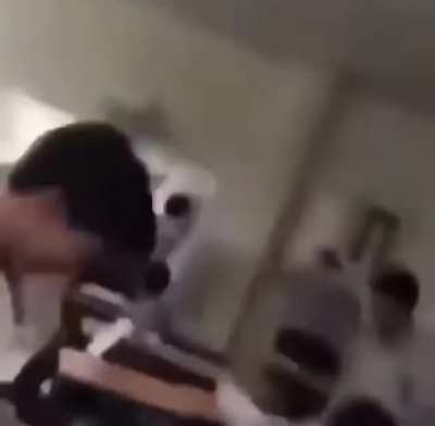 He do be fallin