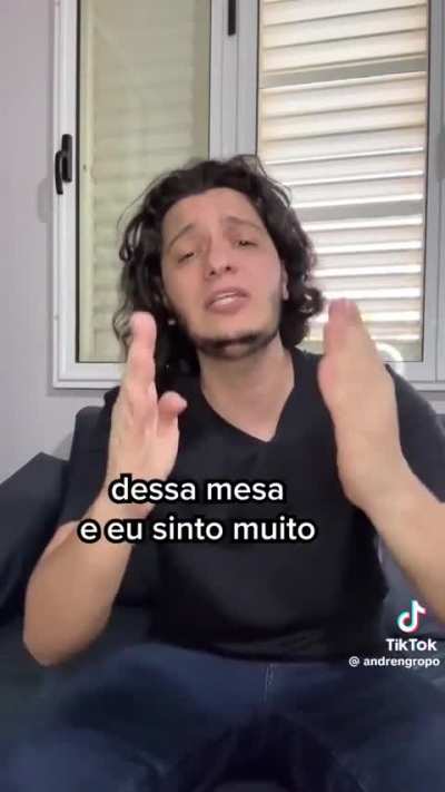 &Eacute; isso: "se vc vir uma pessoa falndo mal ee Paulo Freire, ela &eacute; burra" sem mais.