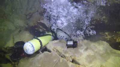New passage in a FL cave