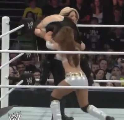 Aksana spanked over Kaitlyn&rsquo;s shoulder