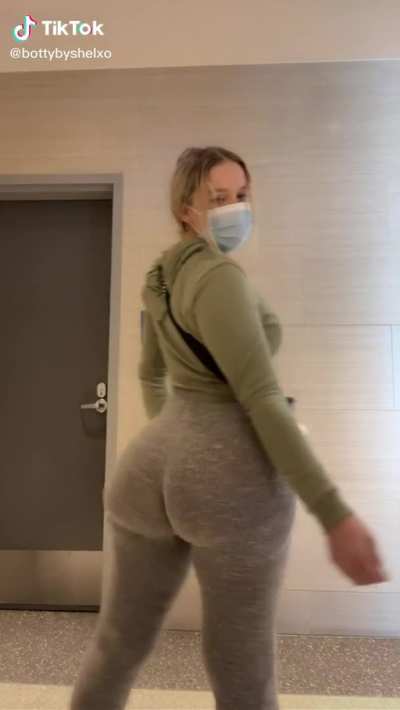 Shelley Get her Free F0lder Below👇