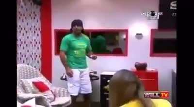 Cellbit e o chat vendo o filme do Krampus