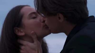 Finale Kisses without music