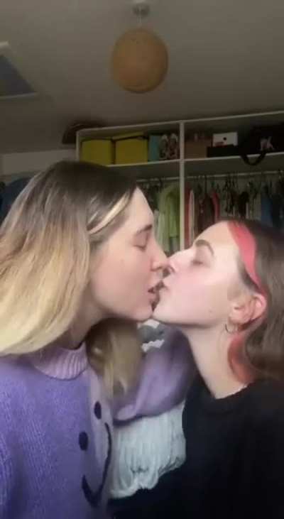 Smooth tongue kissing