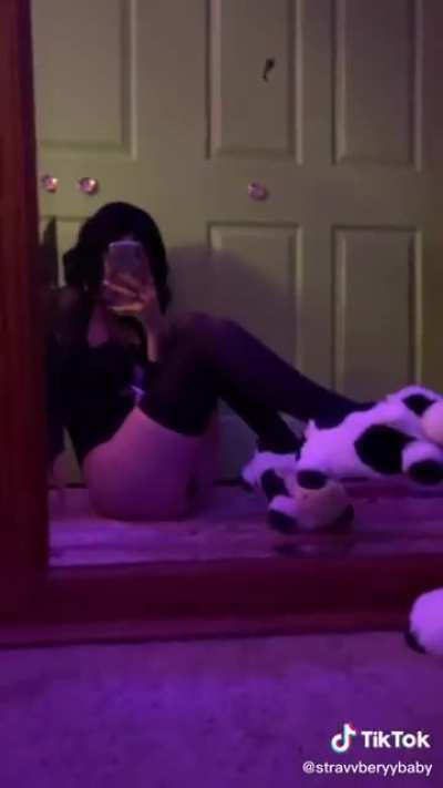 @stravvberyybaby love the one piece she has going on in this