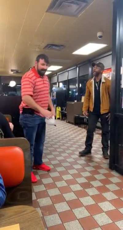 Argument ensues at Waffle House after guy complains about noise