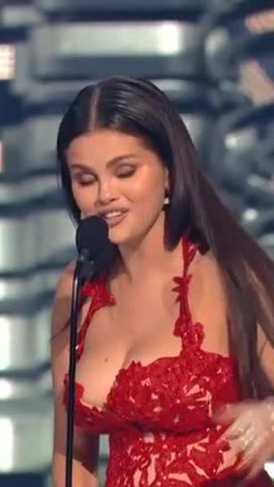 Selena gomez